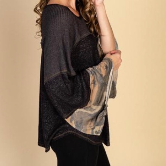 Flowy Silhouette Bell Sleeve Top Small - Picture 3 of 14